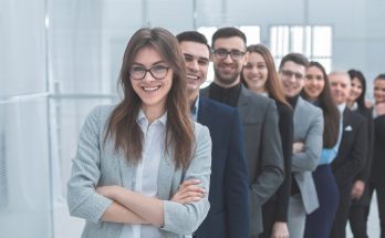 Grupo de jóvenes empresarios
